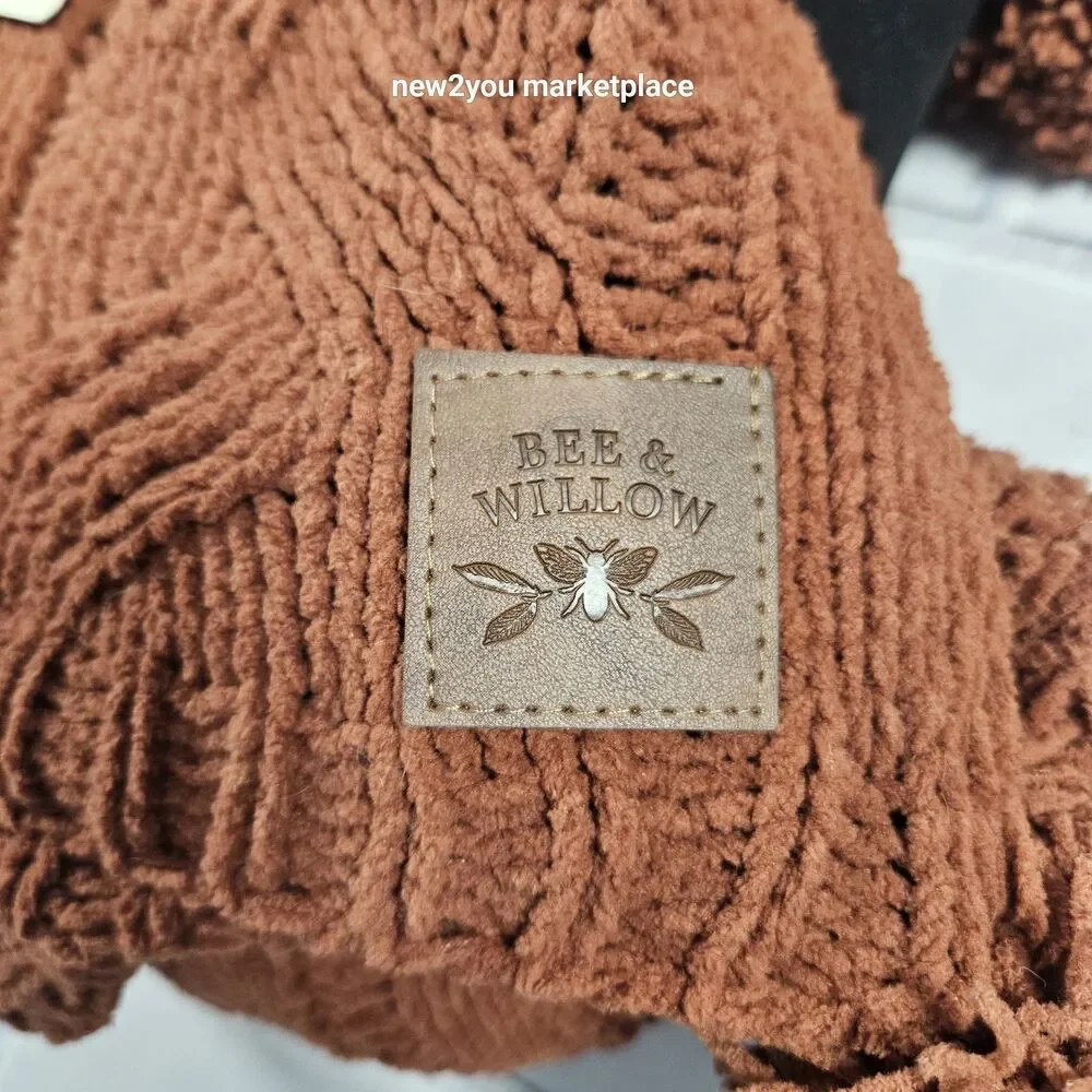 NEW Bee & Willow Testured chenille Knit Throw 50in X 70in Cinamon color - Picture 7 of 7